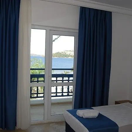 Club Blue White 4*