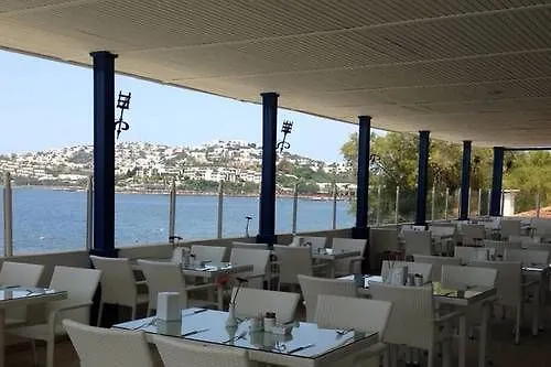Club Blue White Resort 4*