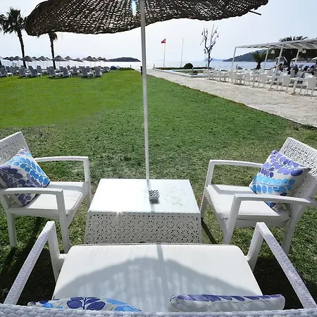 Complex Club Blue White Turgutreis