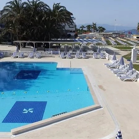 Club Blue White Complex Turgutreis