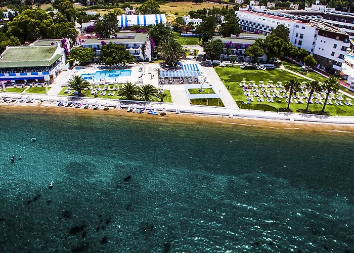 Club Blue White Complex Turgutreis