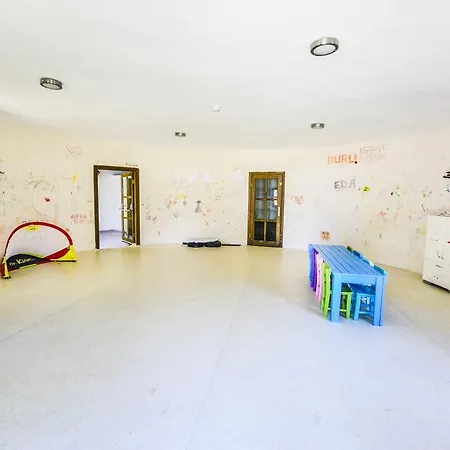 Rezort Club Blue White